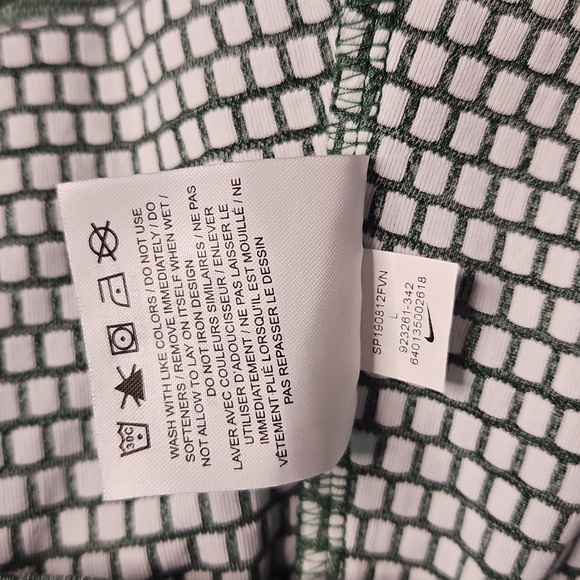 Nike Women's Dri-fit Heather Green Half-Zip Pullover - Picture 10 of 10